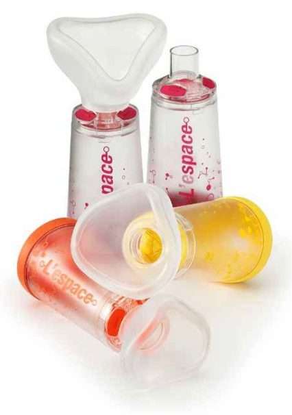 CAMERA DISTANZIATRICE PER EROGATORI SPRAY PREDOSATI L'ESPACE 220ML PEDIATRICO SPAZIO MORTO 49ML CON MASCHERA VALVOLA INSPIRAZIONE 2 VALVOLE ESPIRAZIONE CODICE COLORE GIALLO